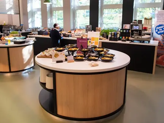 Revêtement de sol résistant restaurant | Forbo Flooring Systems
